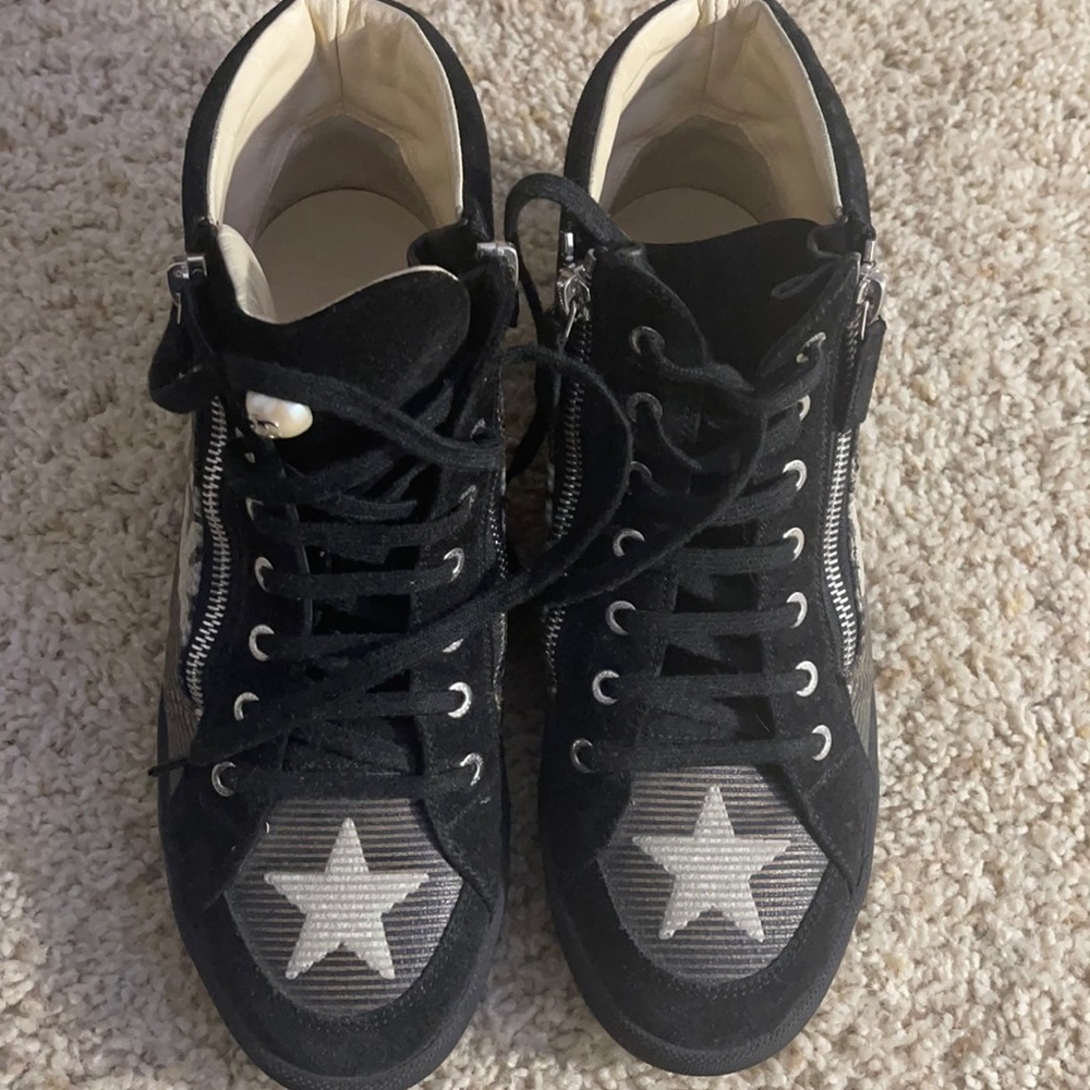 CHANEL BLACK HIGH TOP ZIP-UP STARS